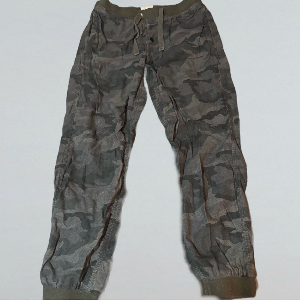 Gray & Gray Camo American Eagle Pajama Joggers